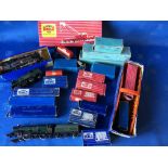 Hornby 0.0 (20+ items) mostly boxed, incl. Locomotives, coaches, wagons, horse box with horse,