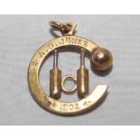 Arthur Owen Jones. Nottinghamshire & England 1892-1914. A C-shaped gold metal watch fob (probably