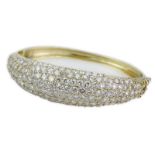 Approx. 7.50 Carat Round Brilliant Cut Diamond and 18 Karat Yellow Gold Hinged Bangle Bracelet.