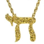 Vintage 14 Karat Yellow Gold 'Chai' Pendant Necklace. Signed 14K. Good condition. Pendant measures