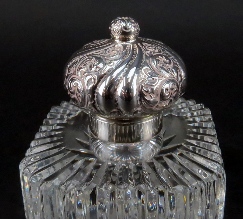 20th Century Sterling and Glass Inkwell and Tray. This set boasts a sterling tray with a glass - Image 3 of 6