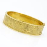 Antique 19 Karat Yellow Gold Etched Hinged Bangle Bracelet. Stamped 19K, hallmarked. Good antique