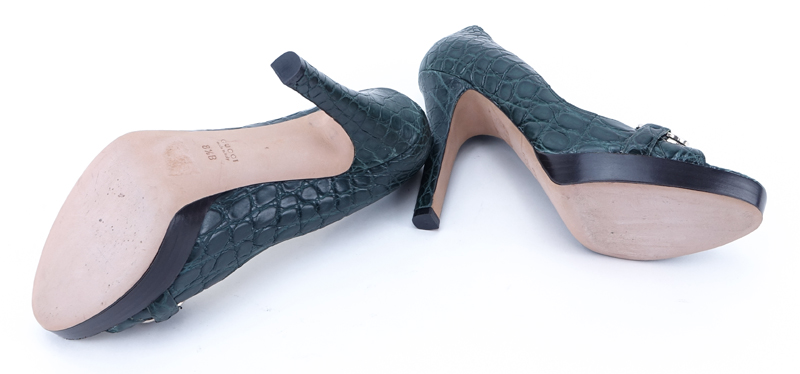 Gucci Emerald Crocodile Peep Toe Platform Pumps With Gold Horsebit. Size 8-1/2". Labeled - Image 3 of 6