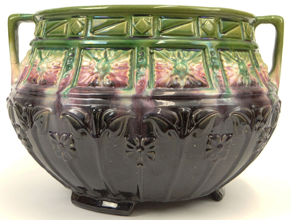 Circa 1900 Art Nouveau Majolica Jardinière. Unsigned. Minor Chips, Hairline Cracks and Glaze Crazing - Image 2 of 6