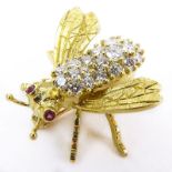 Vintage Approx. 1.0 Carat Round Brilliant Cut Diamond and 18 Karat Yellow Gold Bee Brooch accented