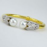 Vintage 18 Karat Yellow Gold, approx. 2.0 Carat Pave Set Diamond and South Sea Pearl Hammered Hinged