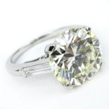 Vintage Approx. 4.87 Carat Round Brilliant Cut Diamond and Platinum Engagement Ring. Diamonds K-L