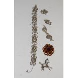 Assorted costume jewellery to include marcasite and garnet set brooches