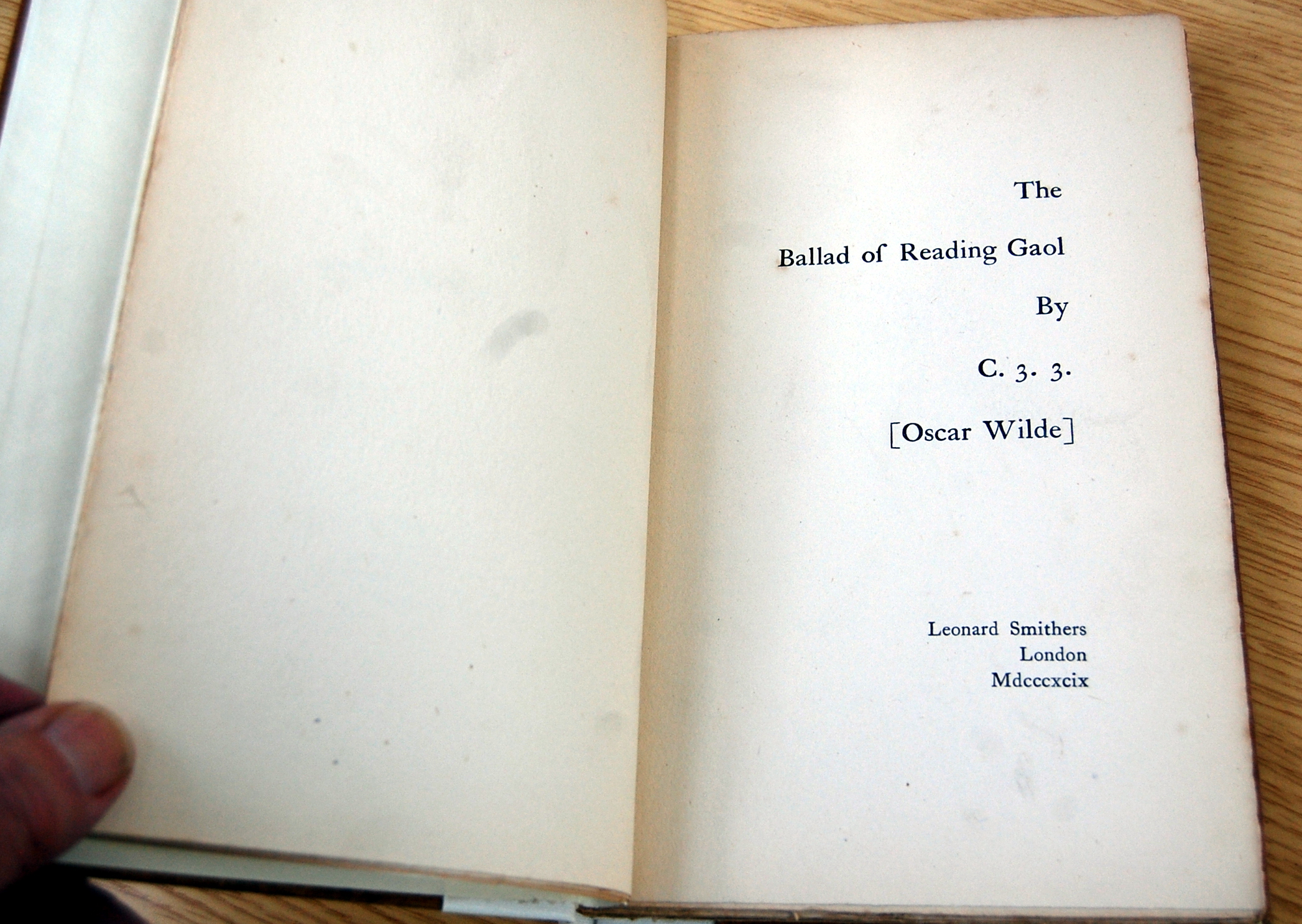 WILDE Oscar, The Ballad of Reading Gaol, London, Leonard Smithers 1899, 7th edition, - Image 3 of 3