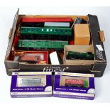 Tray of mixed makes rolling stock, some items fitted with HD type couplings (G),