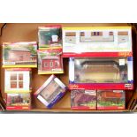 Hornby Skaledale and Bachmann scene craft 00 gauge buildings and accessories to include: Wooden bus