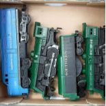 A small tray of Lionel American plastic bodied items including blue diesel outline bogie loco No.
