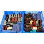 2 trays of various Hornby Dublo Rolling Stock and Locomotives, some boxed, mainly loose examples,