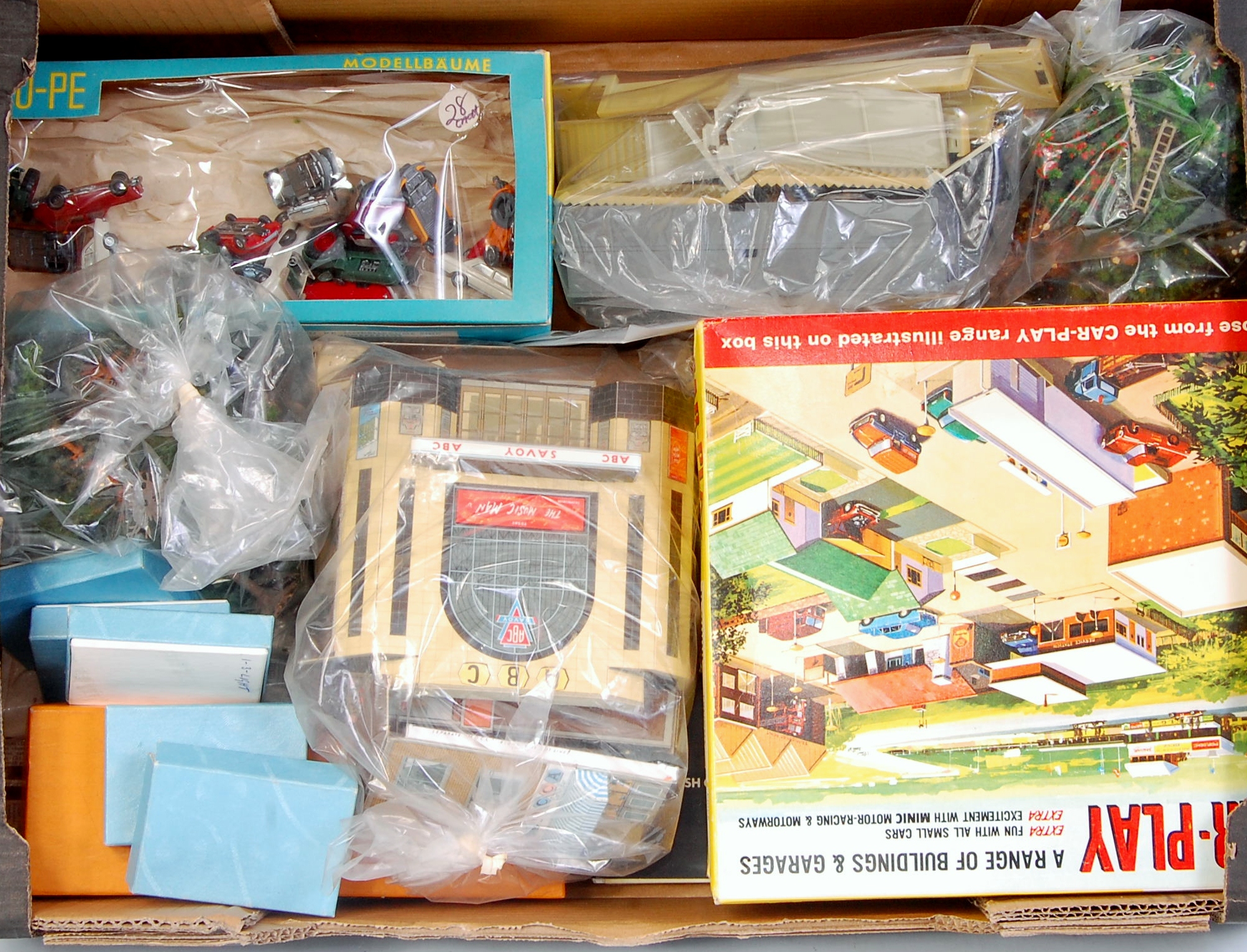 2 boxes of mixed 00 gauge and HO Gauge accessories, spares and empty boxes,