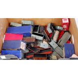 Tray of mainly Hornby Dublo and other 00 gauge rolling stock, majority loose, some boxed,