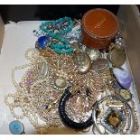 A collection of assorted costume jewellery, to include; yellow metal picture locket,