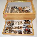 A Mele & Co ladies jewellery box and contents to include; gem-set dress rings, gents cufflinks,