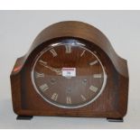 A 1950s Smith's oak cased mantel clock,