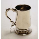 A late Georgian silver tankard, of bell shape, 5oz, London 1818,