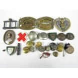 Various military buttons and insignia