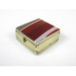 A vintage double-sided agate and nickel stamp box, 3 cm