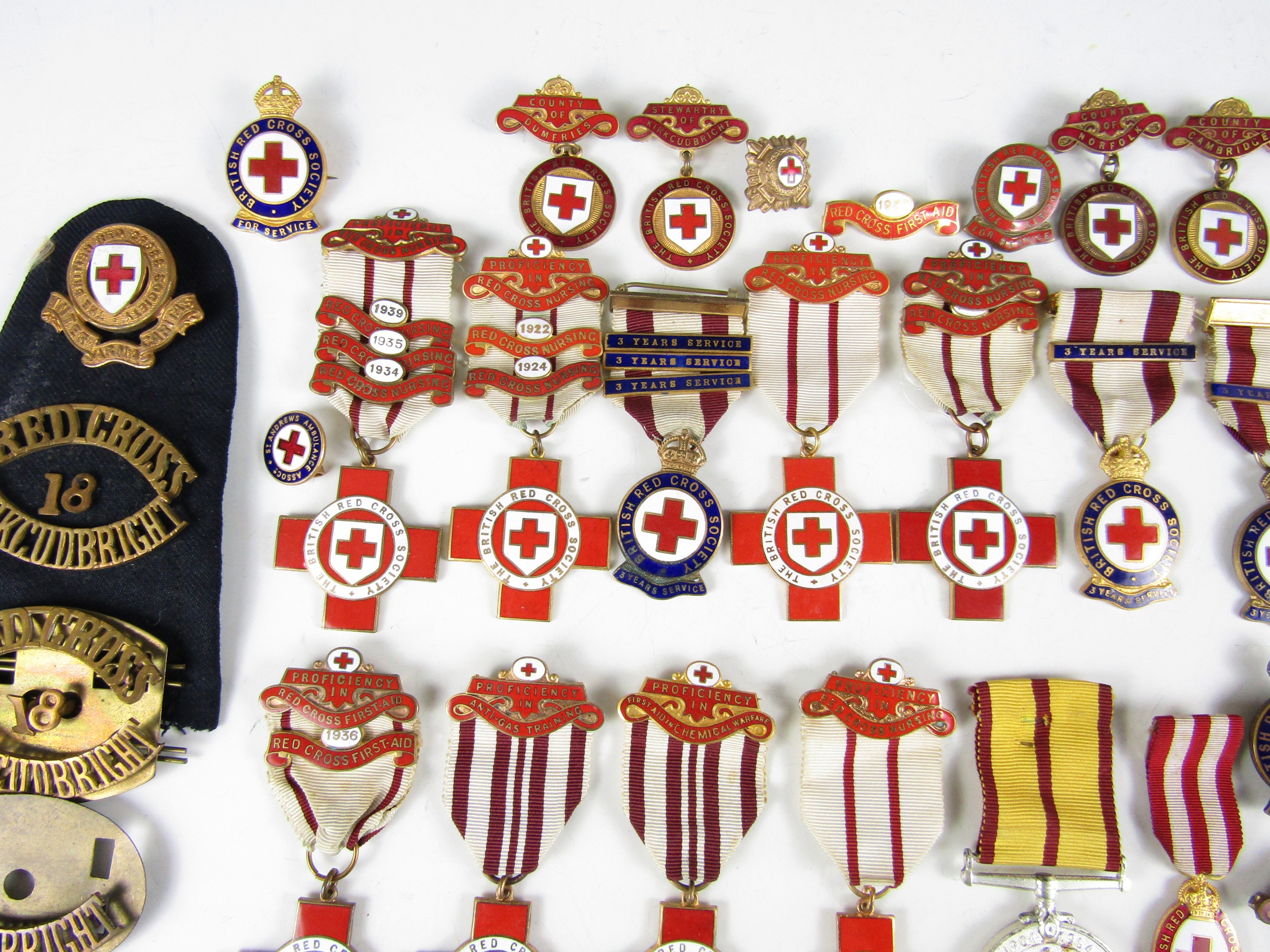 A large quantity of Red Cross and similar medals and insignia - Image 2 of 4