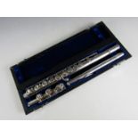 A Mateki MO-021 flute, serial number 0565, cased