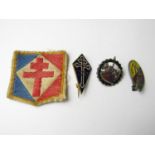 A Second World War Free French lapel badge and cloth badge, together with an enamelled French