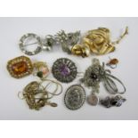 Silver and other vintage jewellery, including a white metal marcasite and purple stone brooch,