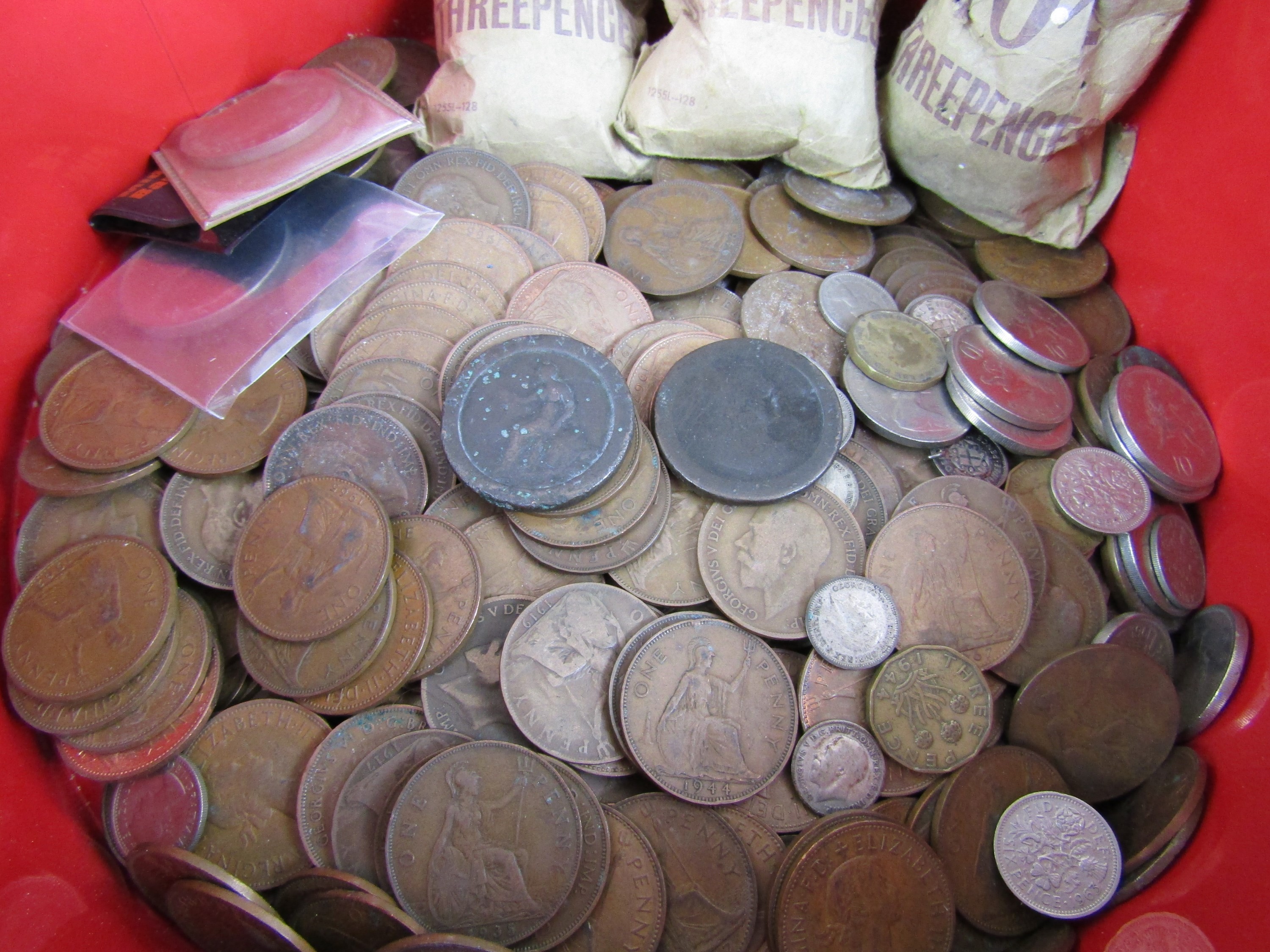 A large quantity of British pennies, together with crowns and two Georgian cartwheel coins etc. - Image 2 of 2