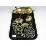 A quantity of novelty brass animal ornaments etc.