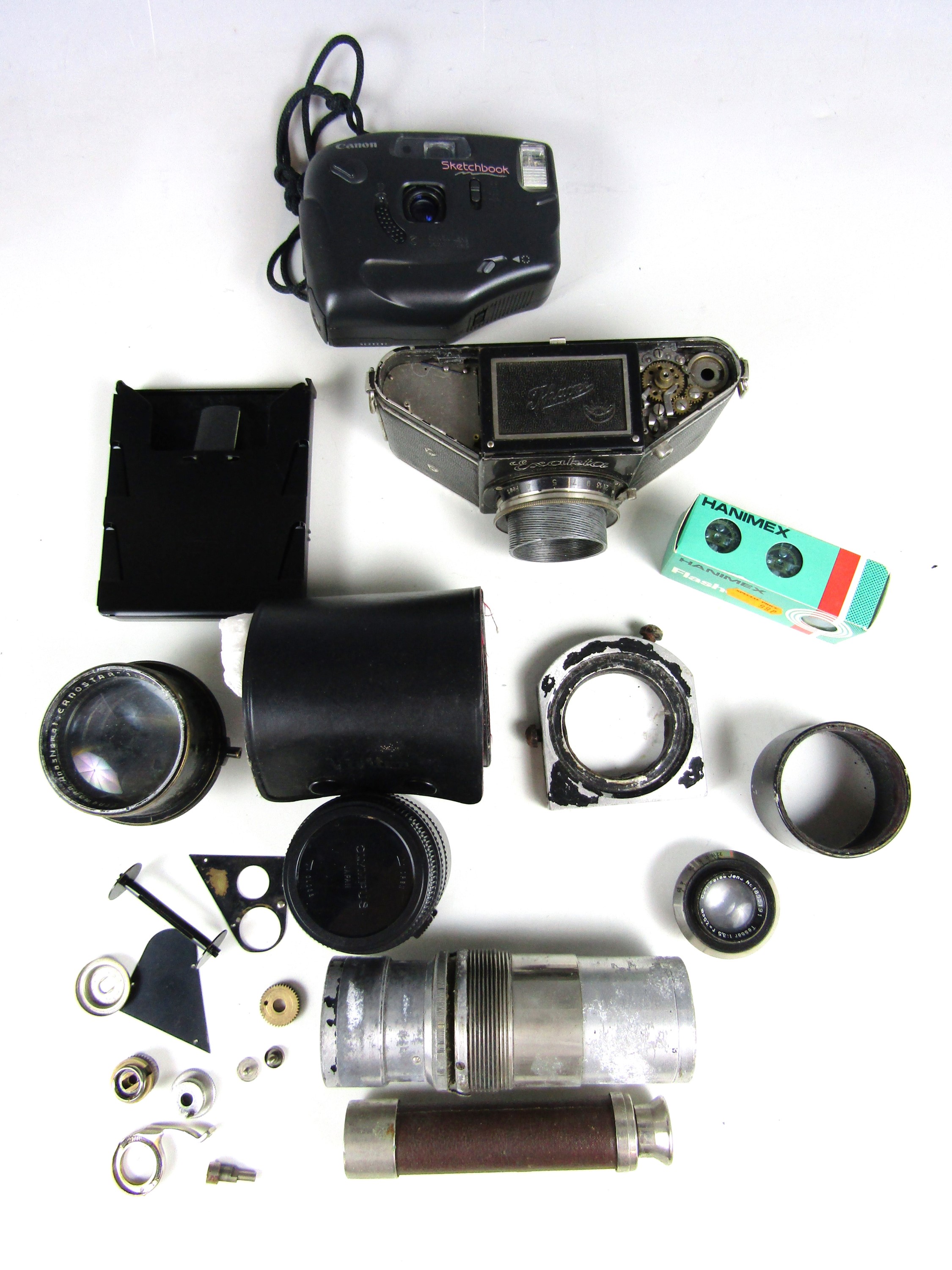 A quantity of vintage camera lenses including a Dallmeyer Telle, an Anastaigmate No 116285 F 9 inch,