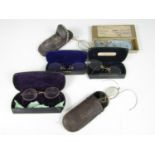 Sundry vintage pince nez, spectacles and cases