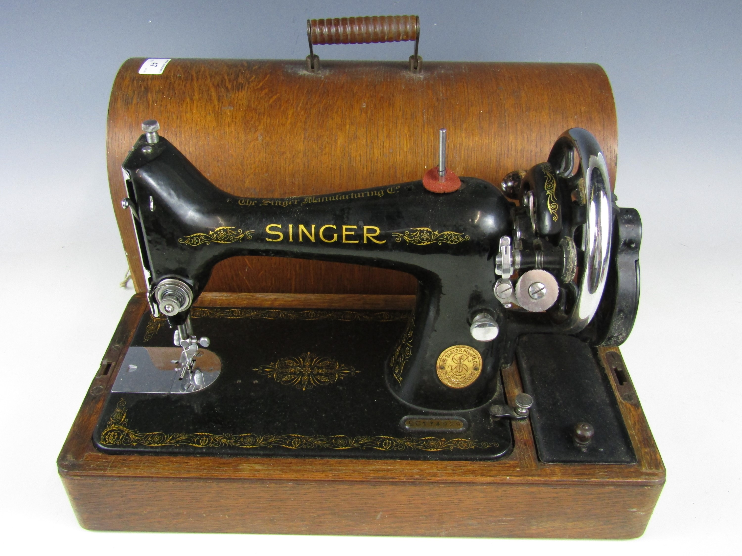 A late 19th / early 20th Century Singer hand operated sewing machine