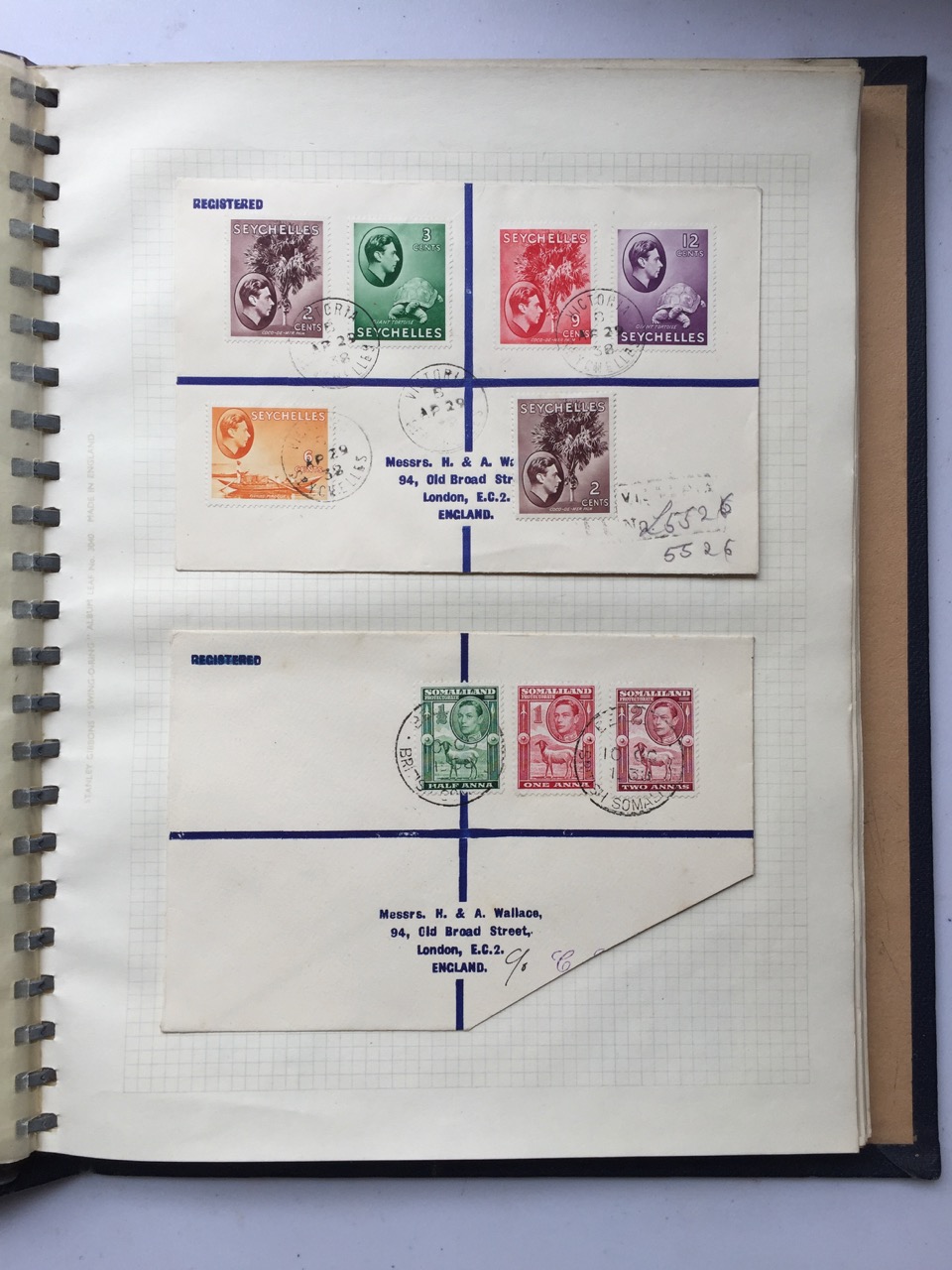 A vintage Stanley Gibbons 'Swing-O-Ring' stamp album containing a British Commonweath