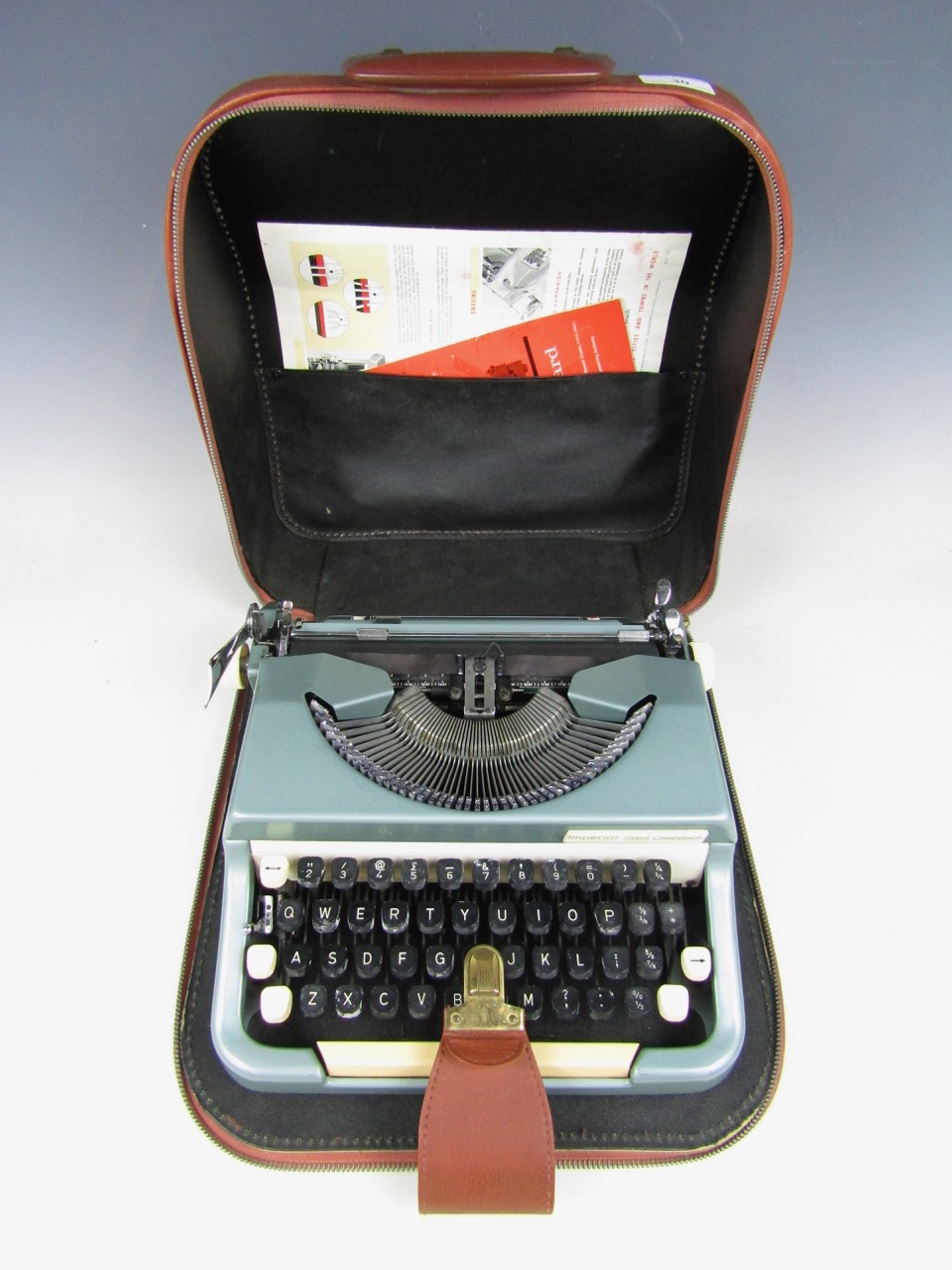A cased vintage Imperial Good Companion typewriter