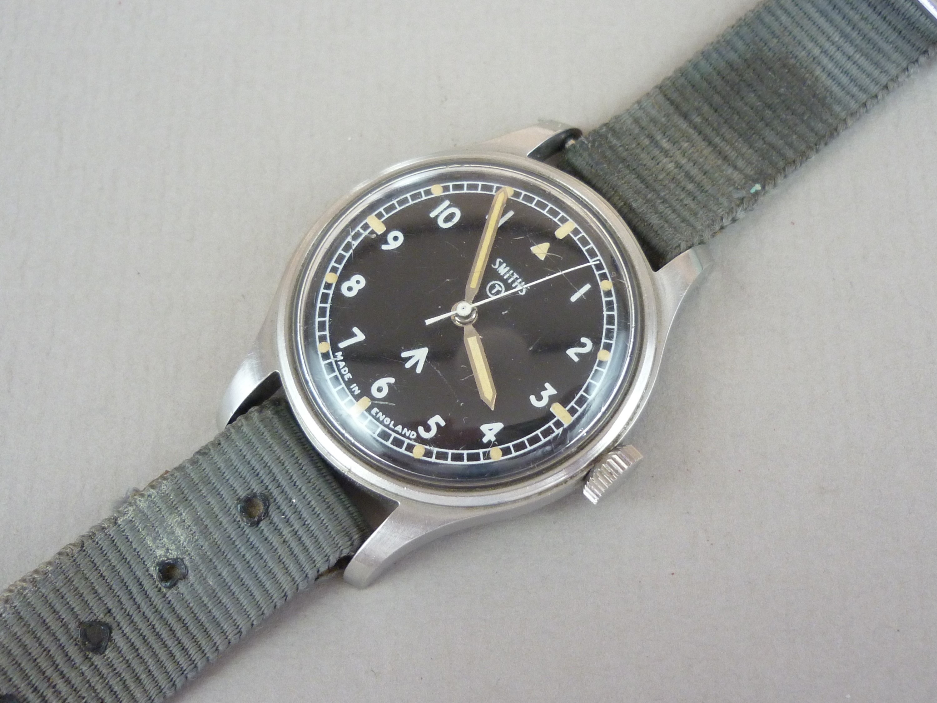 A 1969 British military issue Smiths W10 wrist watch - Image 2 of 4