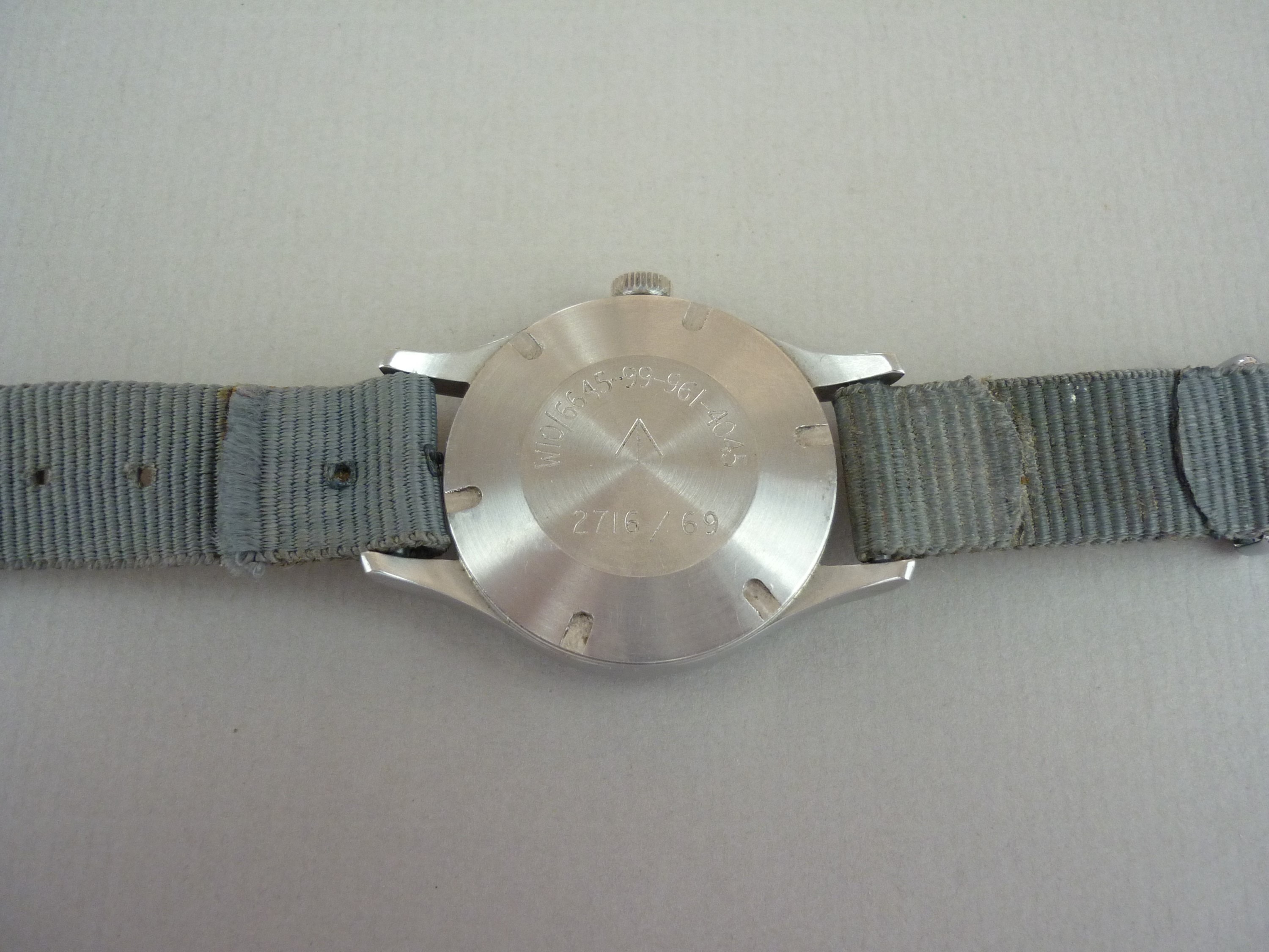 A 1969 British military issue Smiths W10 wrist watch - Image 3 of 4