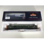 A boxed Bachmann model railway class 40 diesel locomotive D200 BR green 32-475Z