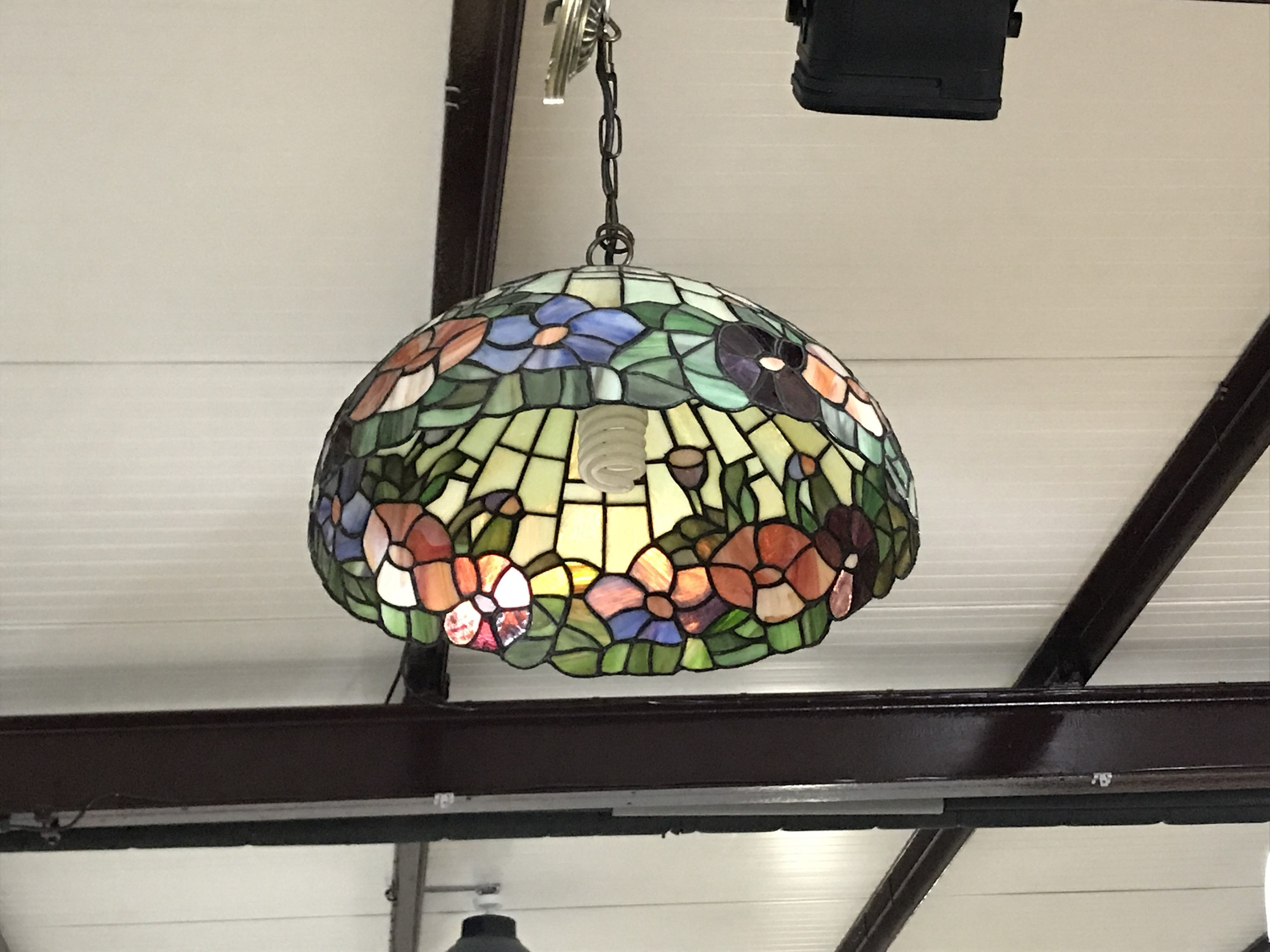 A pair of Tiffany style leaded and stained glass pendant ceiling lights, 43 cm diameter - Image 2 of 2