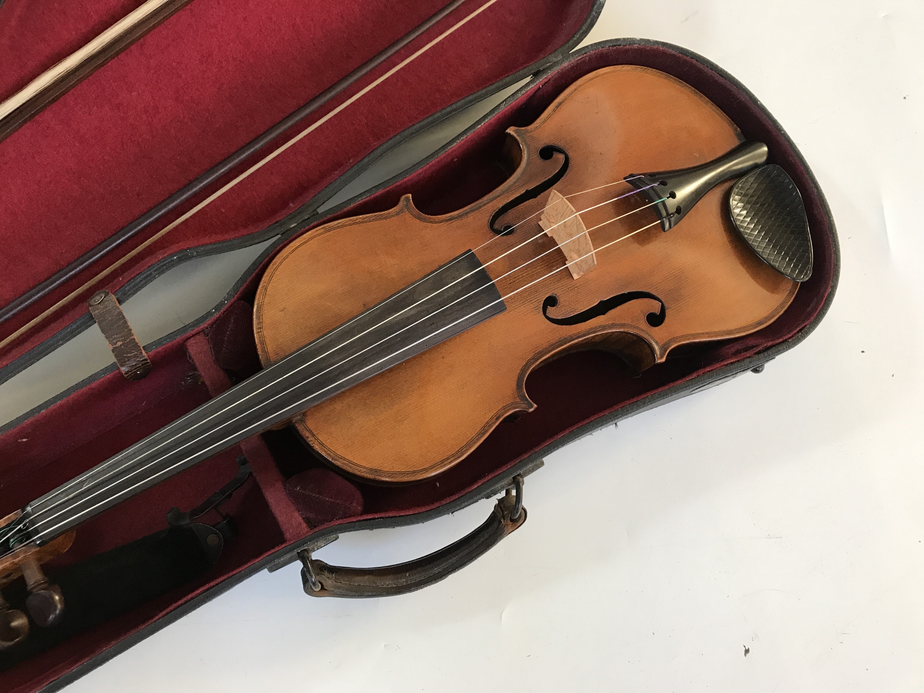 [Violin / viola] An early 20th Century viola, of finely figured timber and having rosewood pegs, the - Image 4 of 4