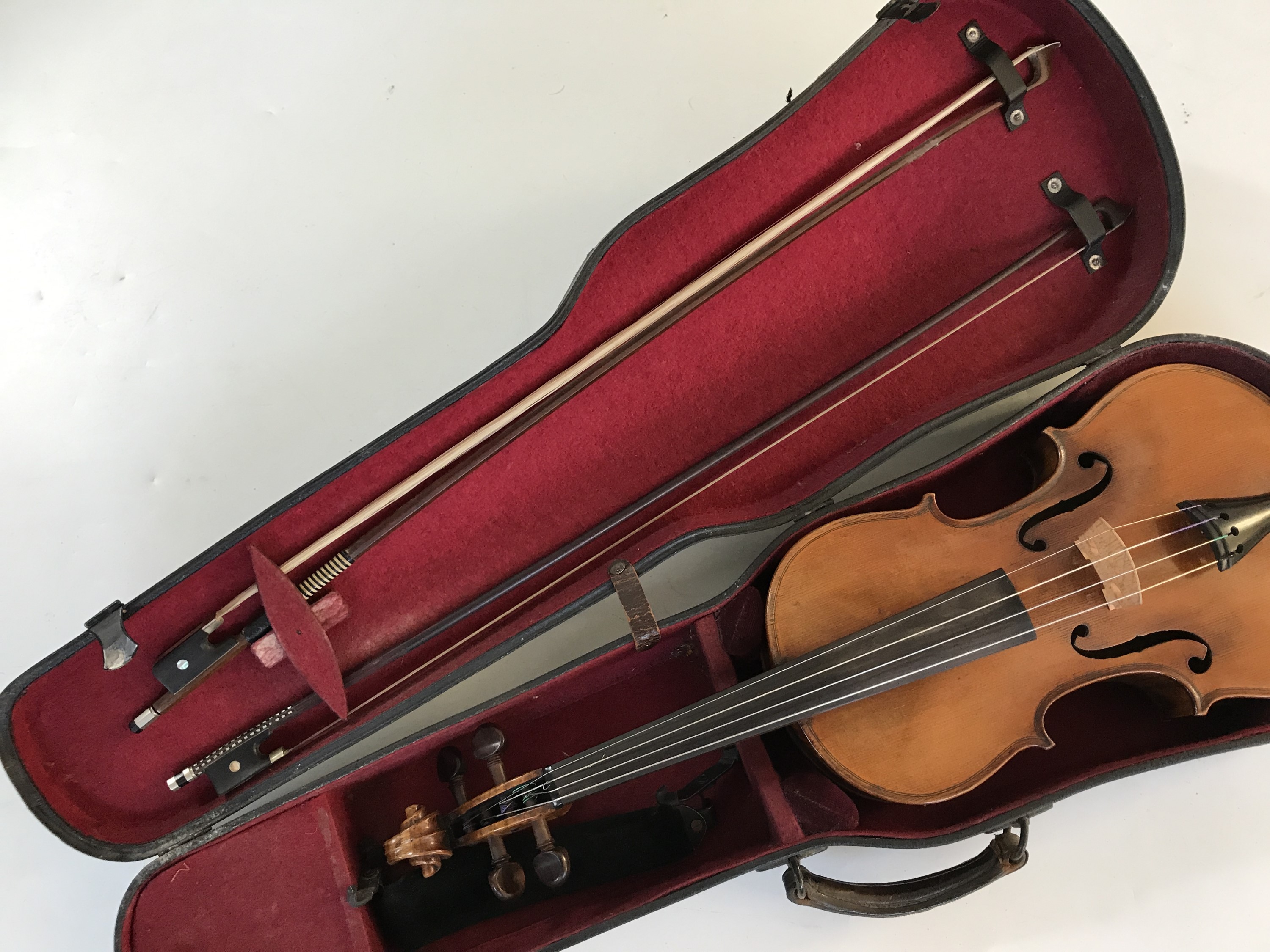 [Violin / viola] An early 20th Century viola, of finely figured timber and having rosewood pegs, the - Image 2 of 4