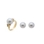 Gold, diamonds and cultured pearl earrings and ring lot