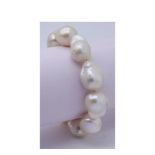 Gold and pearls bracelet