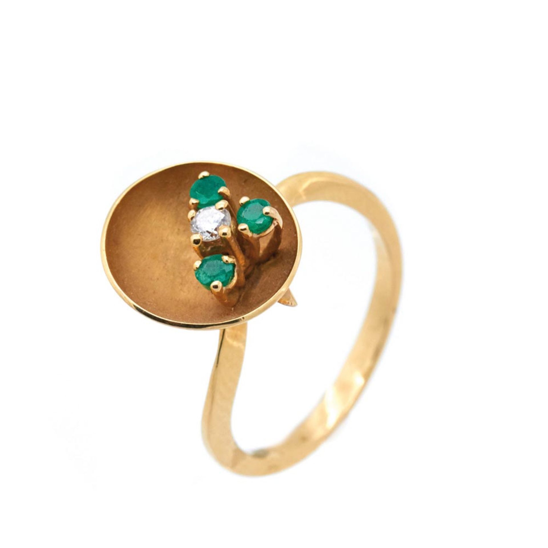 Gold, emerald and diamond ring