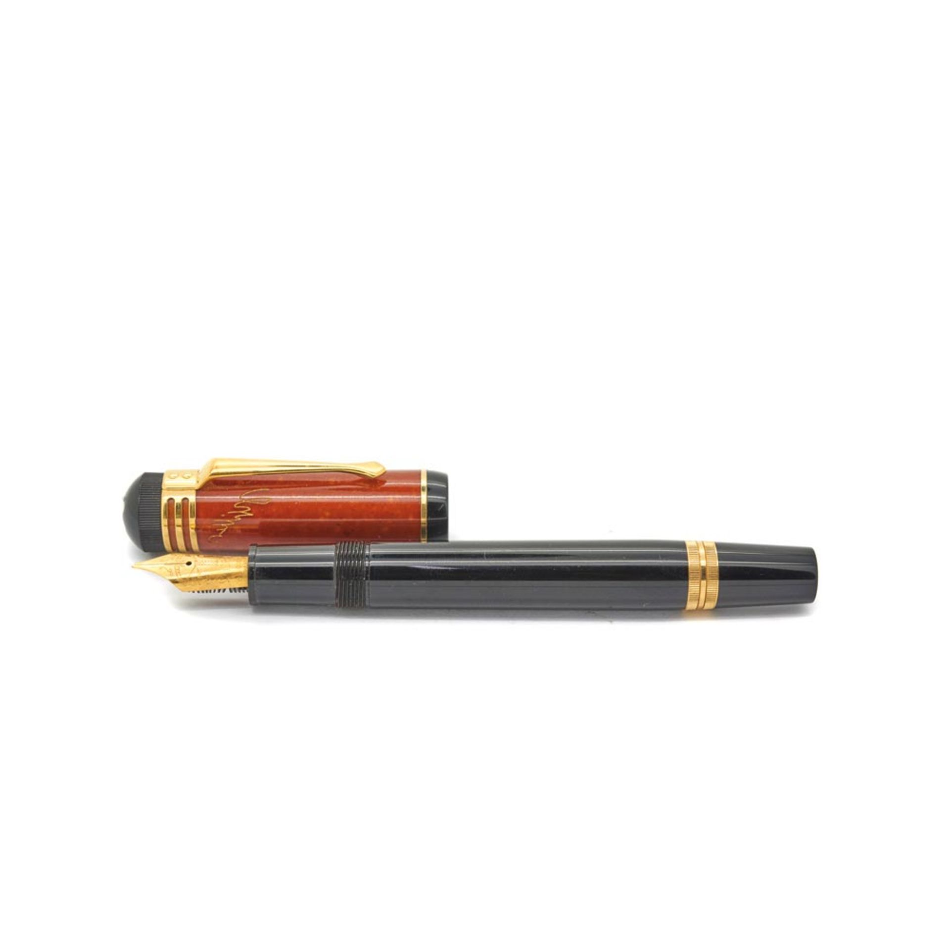 Montblanc "Fiedrich Schiller" black acetate, amber and gold plated fountain pen