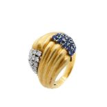 Gold, diamonds and blue sapphires ring