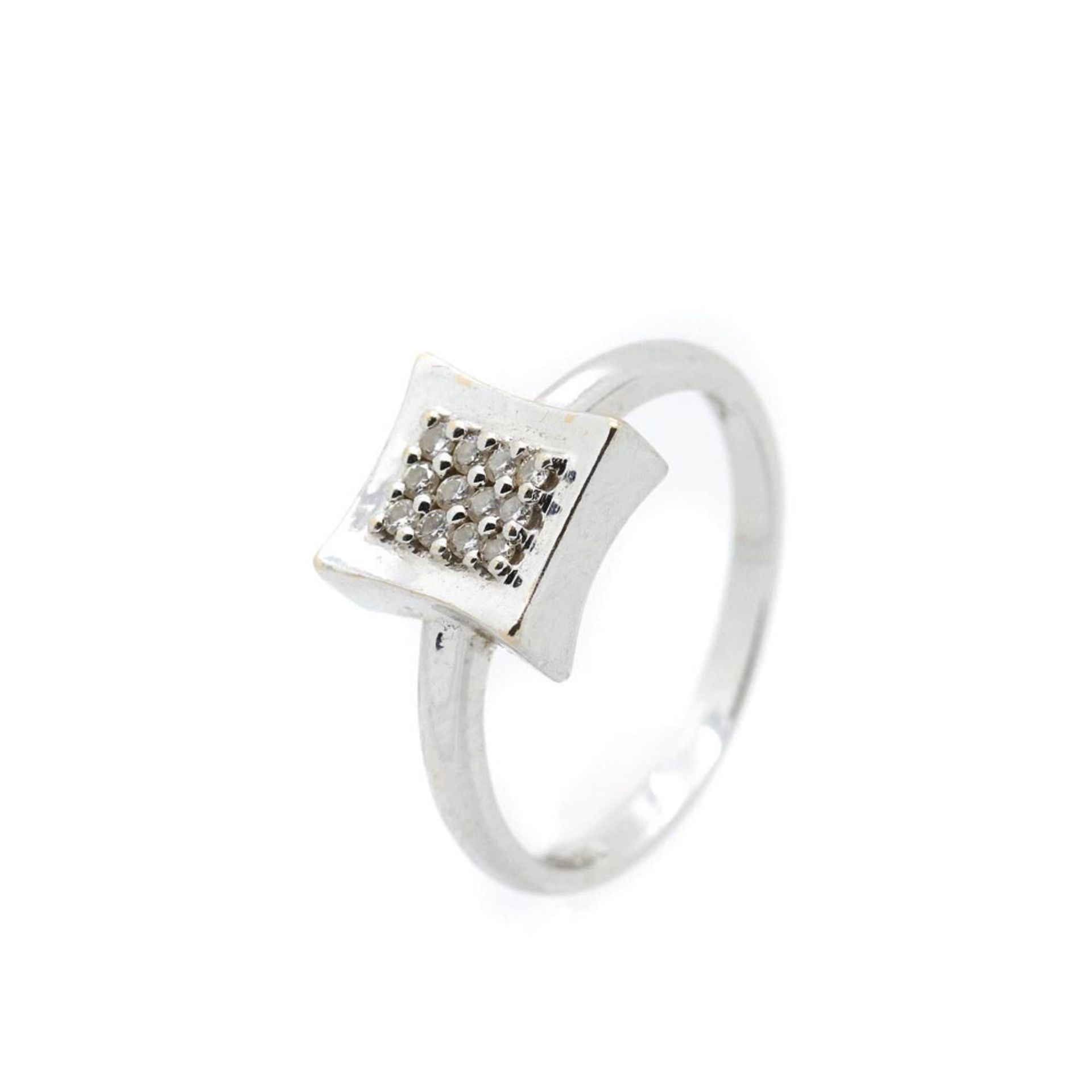 White gold and diamonds ring
