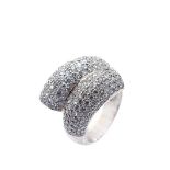 White gold and diamonds ring