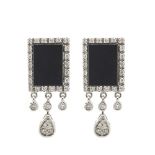 White gold, onyx and diamonds earrings